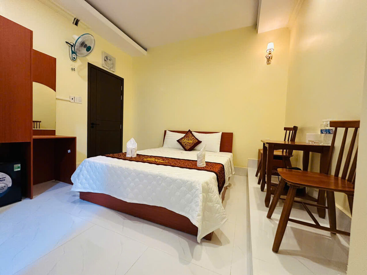 Phòng đơn tiết kiệm gọn gàng tại Minh Thịnh Hotel
